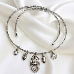 Elegant Silver Charm Necklace – Timeless Minimalist Fashion Jewelry for Women